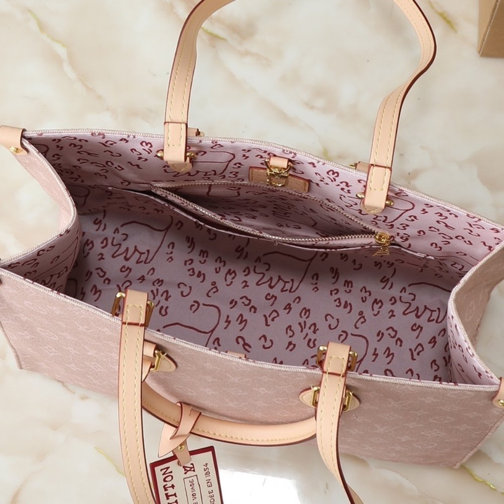 L0vis Vvtt0n Onthego Organizer Meowgram Beige 37Cm M15136