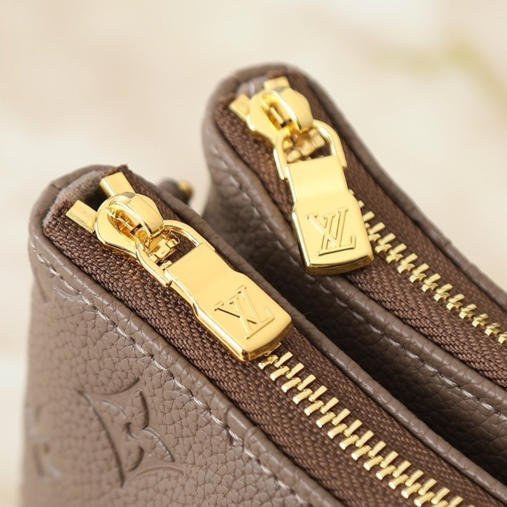 L0vis Vvtt0n Pochette Liv Smoke Brown 24Cm M25816
