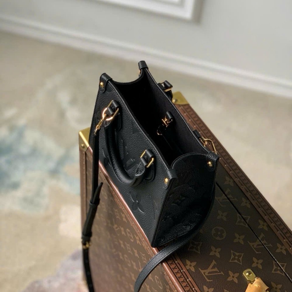 L0vis Vvtt0n Onthego BB Monogram Empreinte Black 18Cm M46993