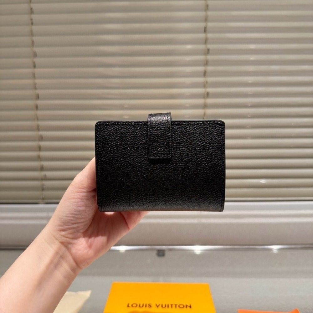 L0vis Vvtt0n Low Key Compact Wallet Black 11Cm M12408