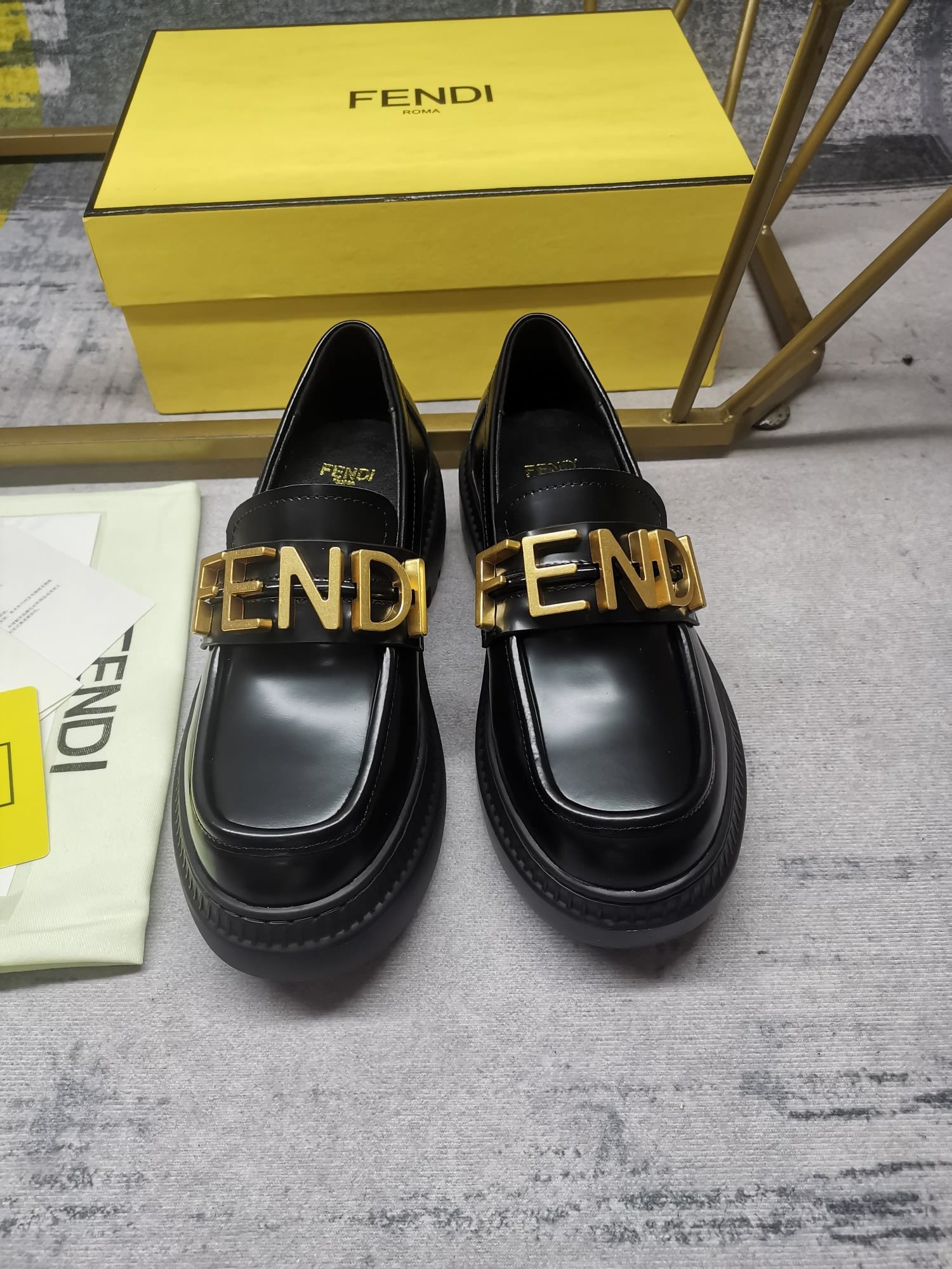 F**digraphy Smooth Leather Loafers Black