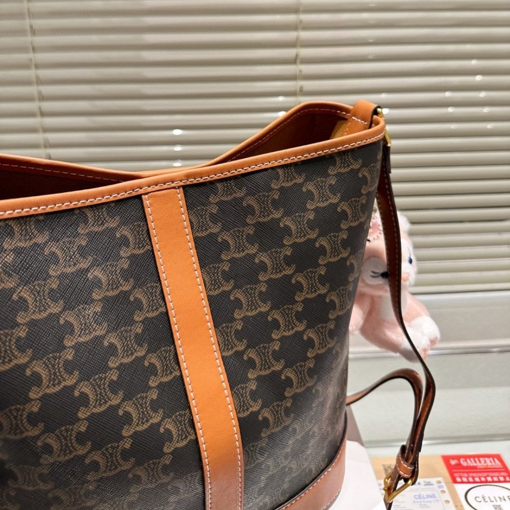 Ce1i*e Medium Cabas In Triomphe Canvas And Calfskin Tan 28Cm 115072Cas 04Lu