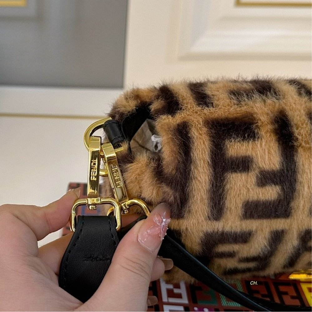 F**di Baguette Sheepskin Bag Brown 26Cm