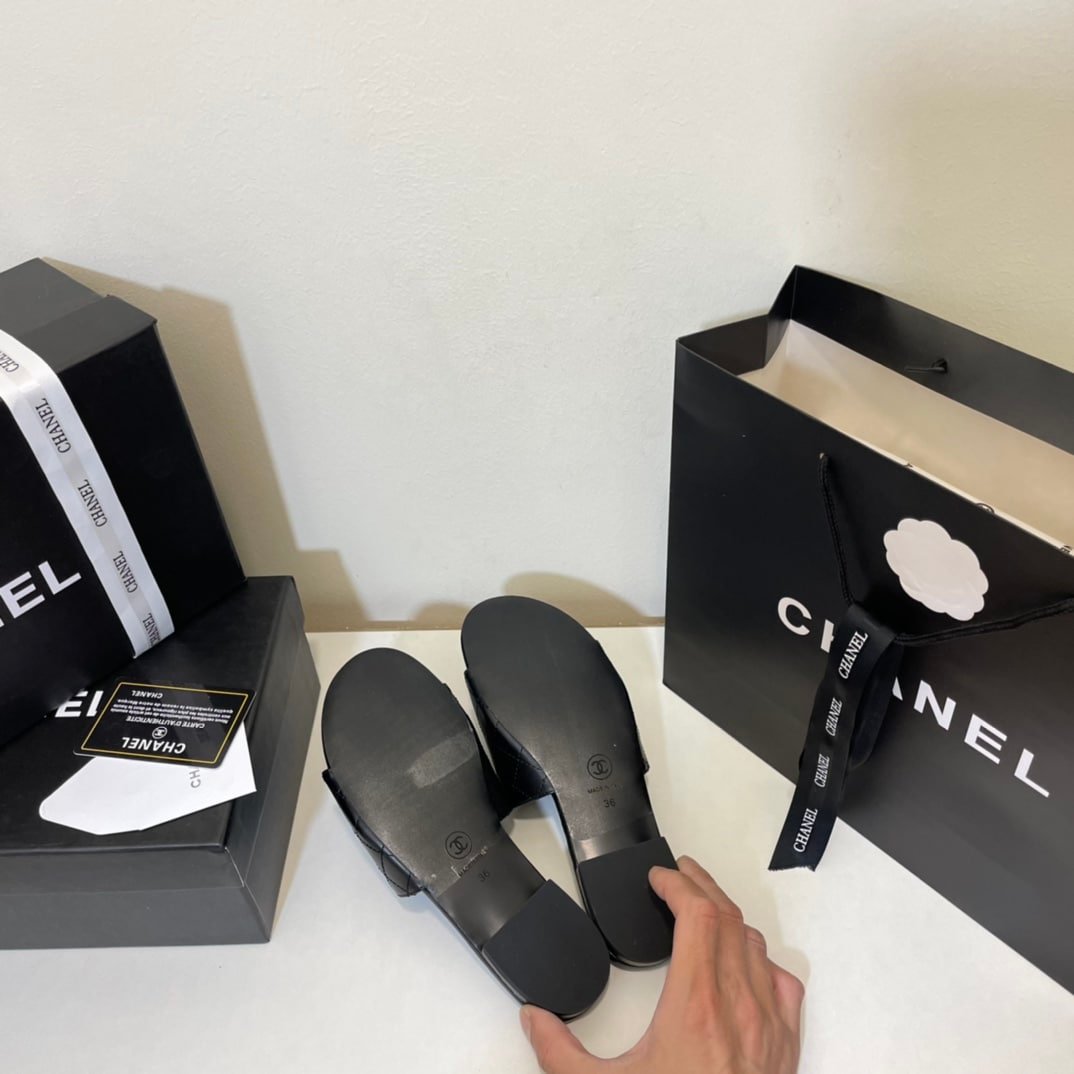Ch**el Camellia Slides Black White