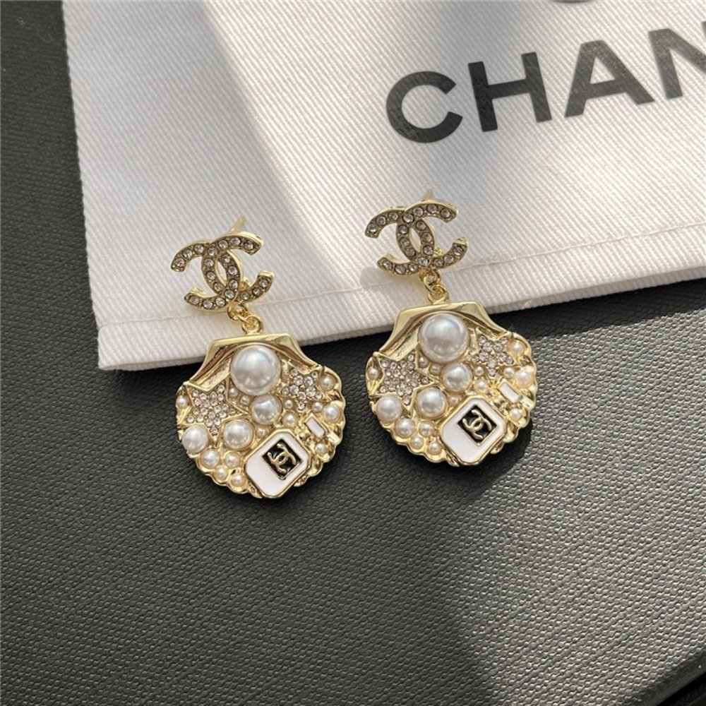 Ch**el Clip On Pendant Earrings Gold Tone Abf071 B19292 Nadgb