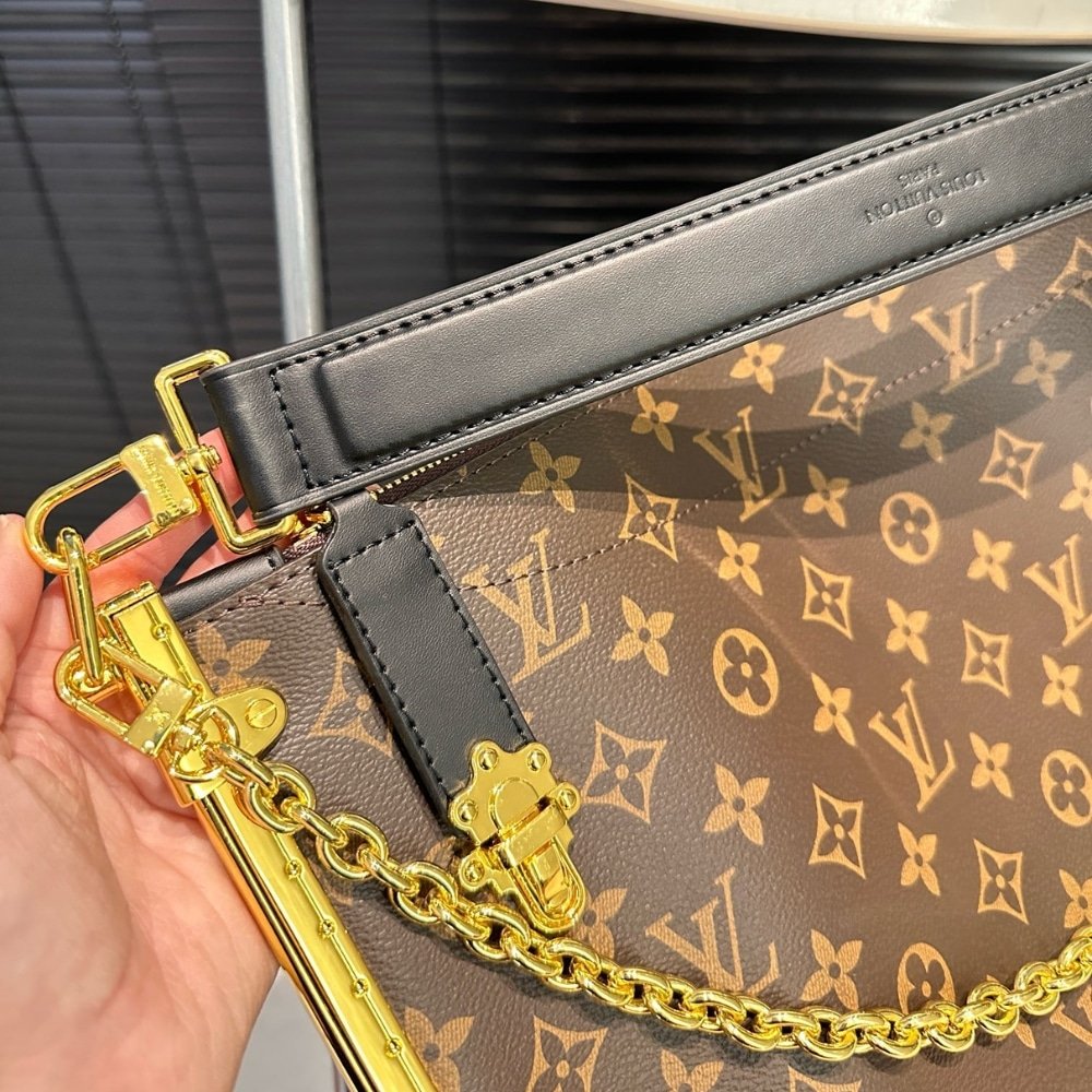 L0vis Vvtt0n Lucky Trunk Bag Black 38Cm M12075