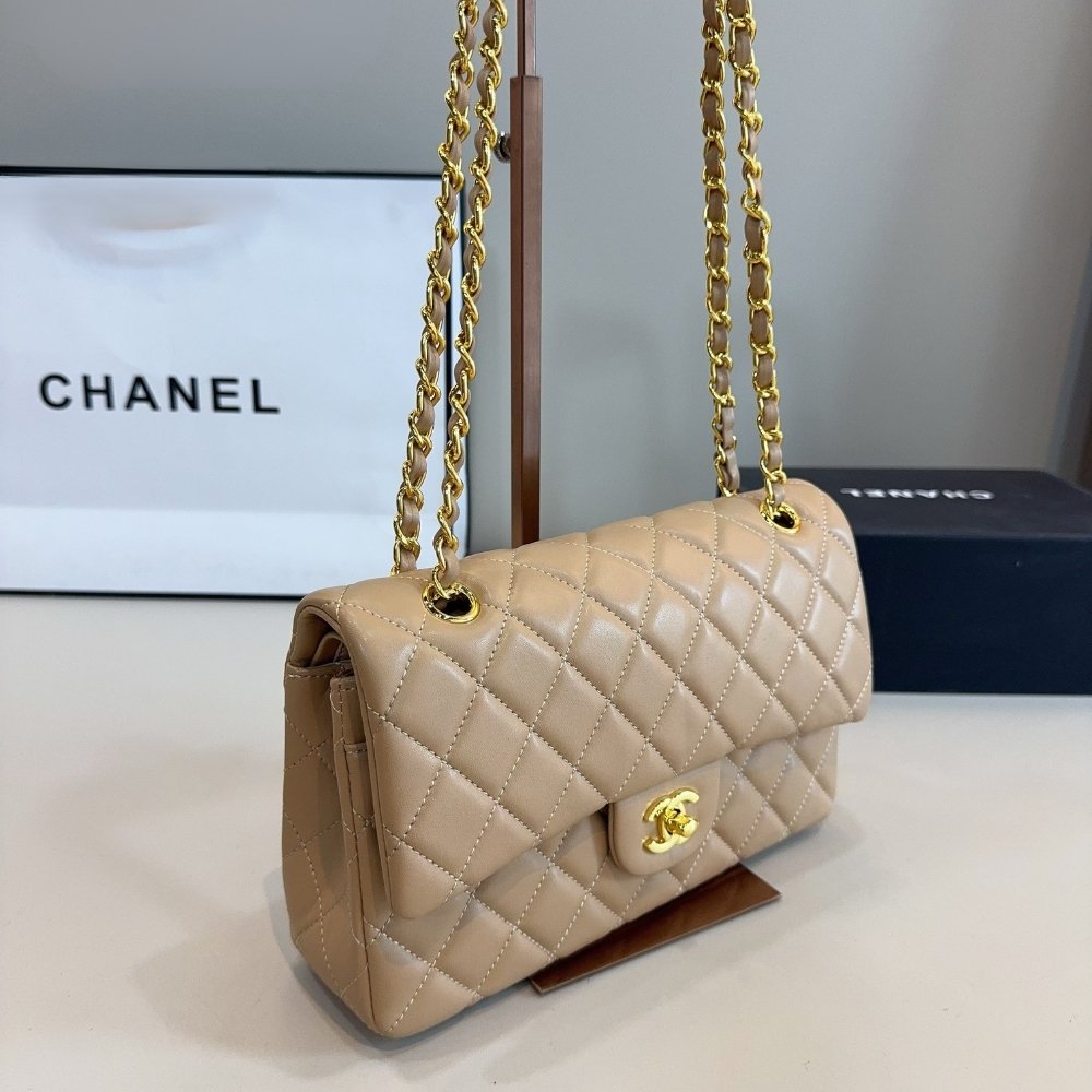 Ch**el Medium Classic Double Flap Beige Gold Hardware 25Cm