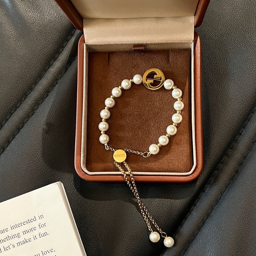 Gvc*1 Interlocking Pearl Bracelet Gold 839033 JCF27 8062