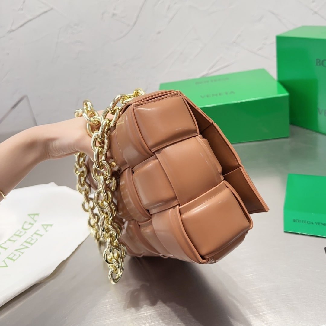 B0tt*ga Ven*ta Chain Cassette Crossbody Bag In Maple 26Cm