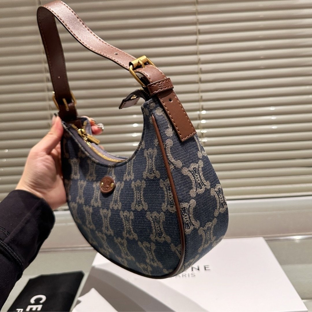 Ce1i*e Ava Triomphe Bag Half Moon In Denim Blue 25Cm