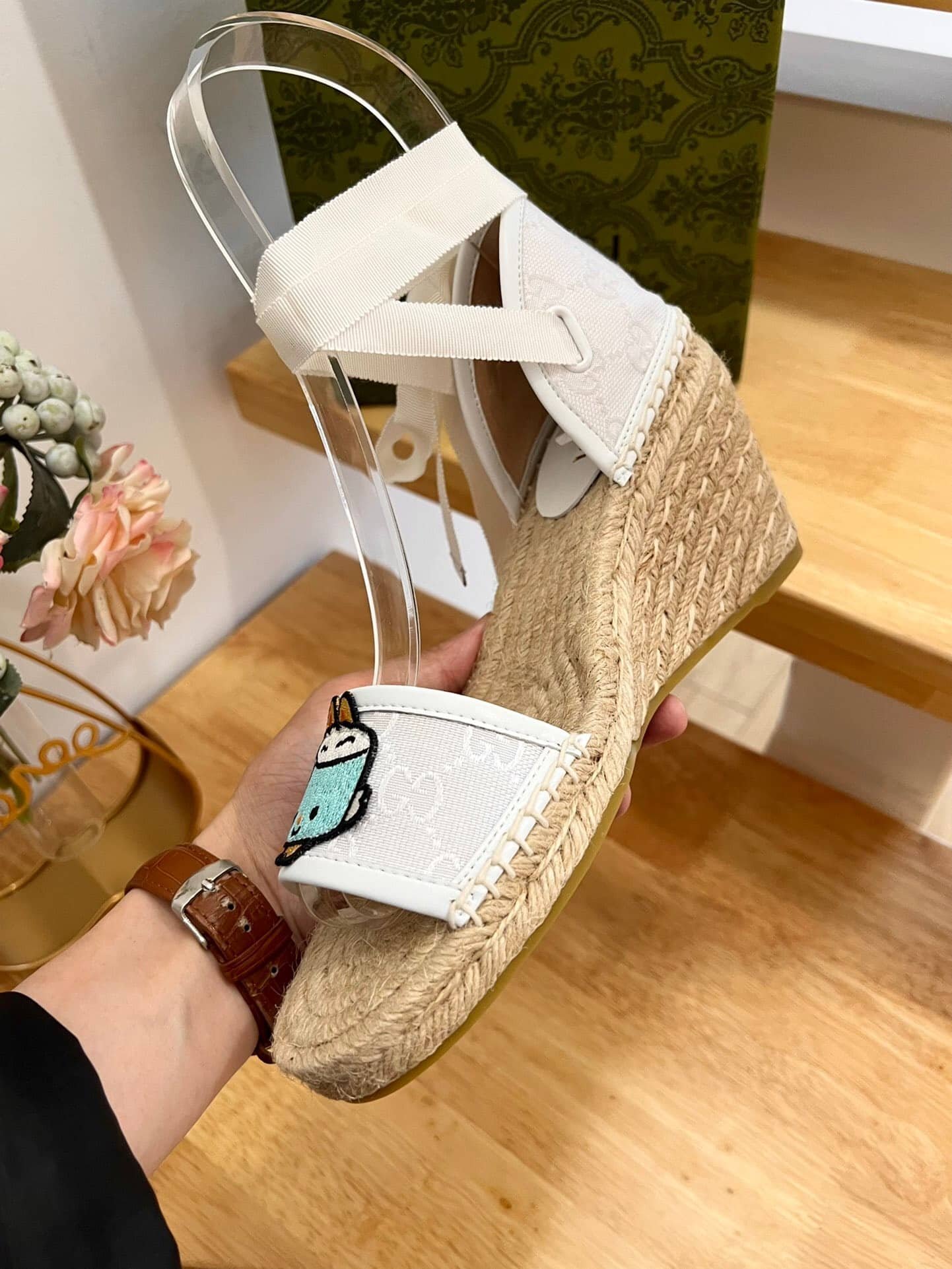Gvc*1 Women’S Gg Espadrille With Patch White