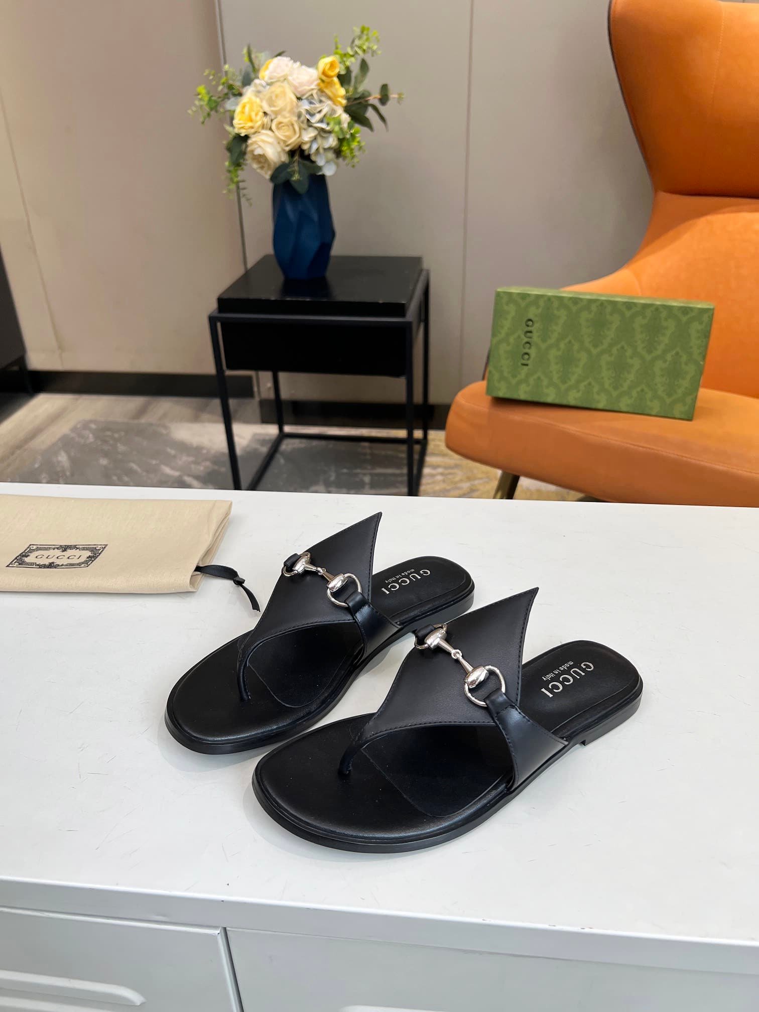 Gvc*1 Women’S Thong Sandal With Horsebit Black
