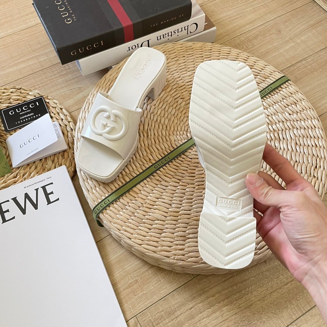 Gvc*1 Women Slide Sandal White
