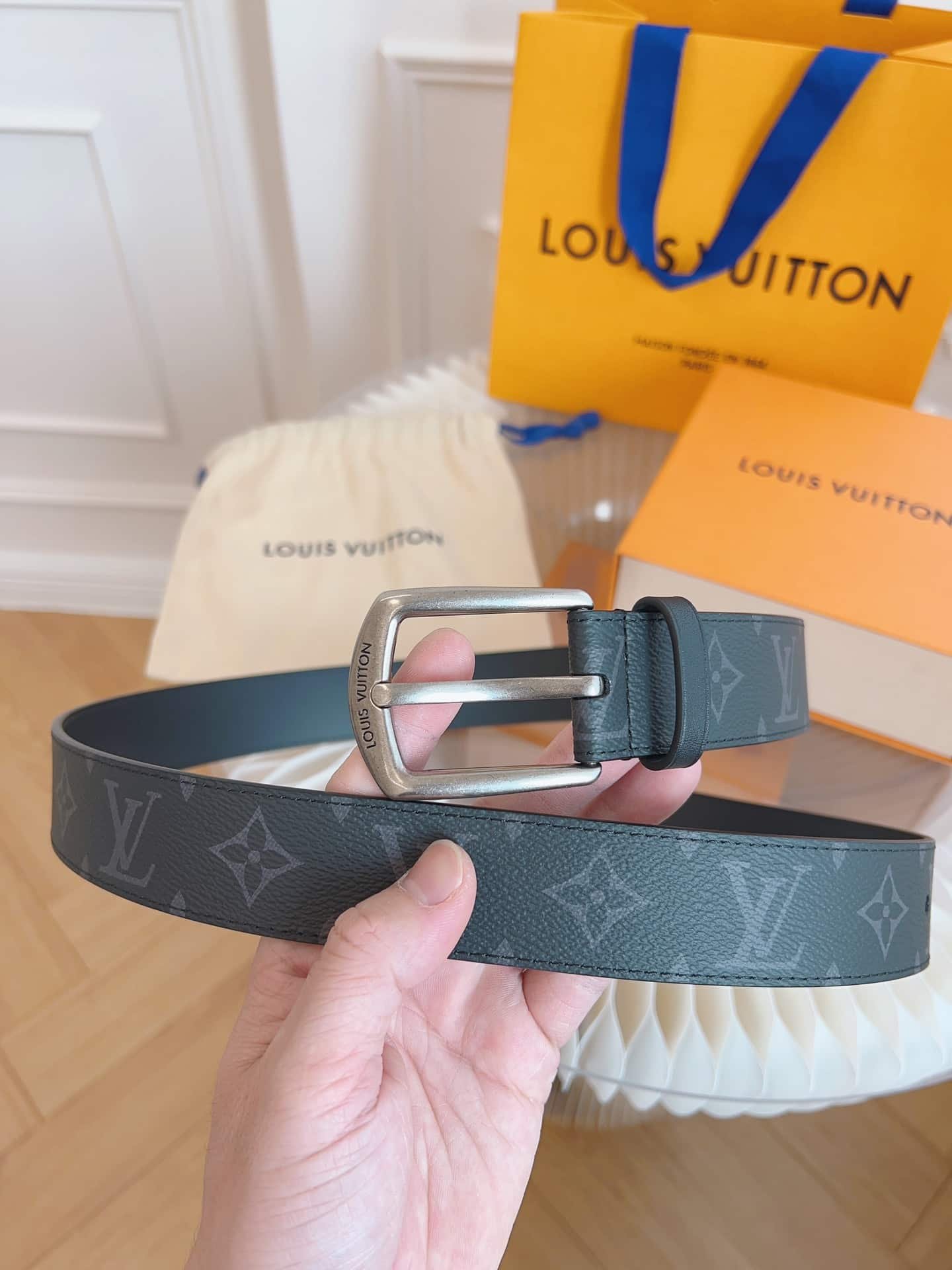 L0vis Vvtt0n Belt Monogram Leather Black Silver Hardware 35Mm