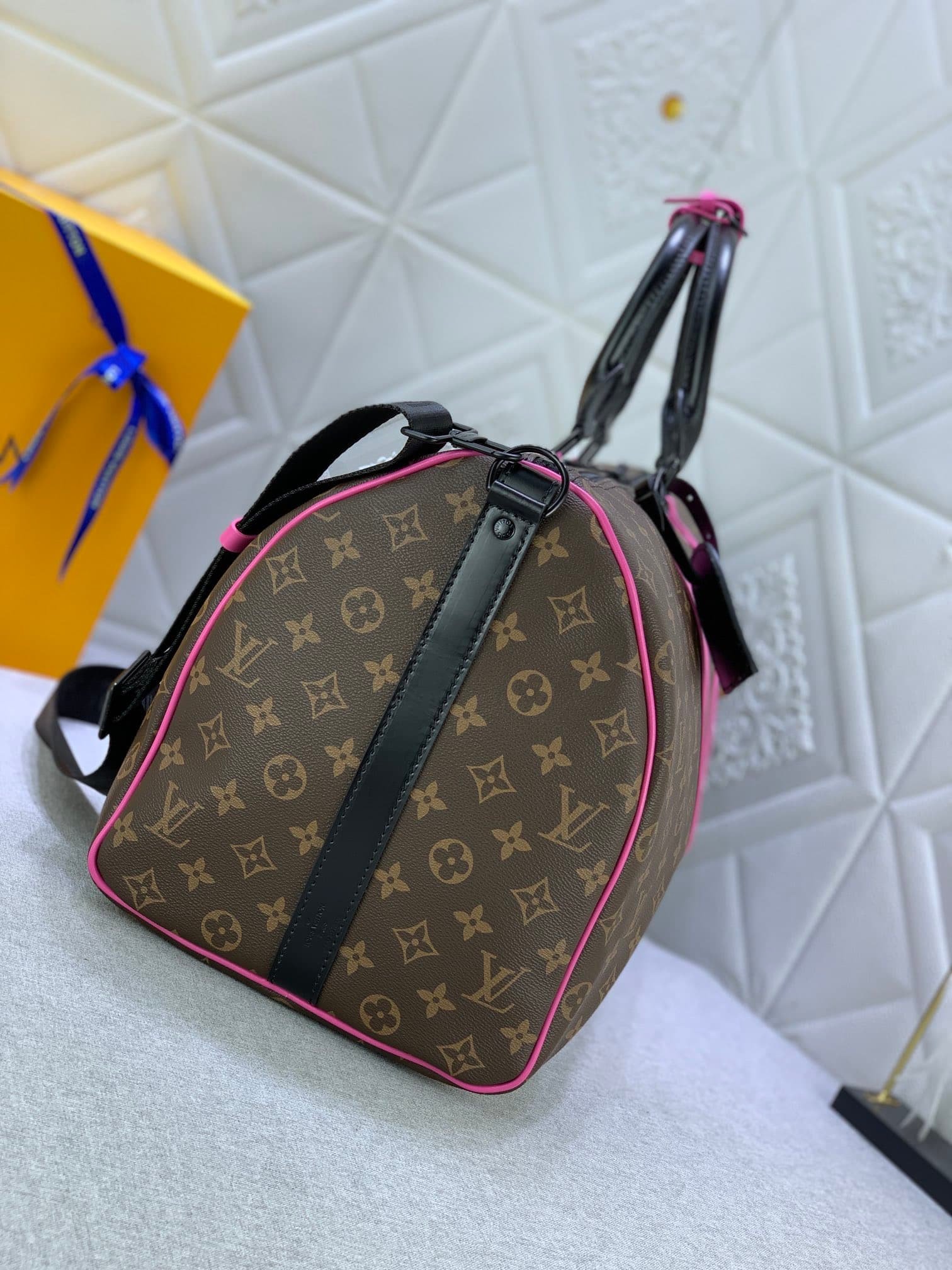 L0vis Vvtt0n Keepall Bandoulière 50 Brown And Pink Macassar Canvas