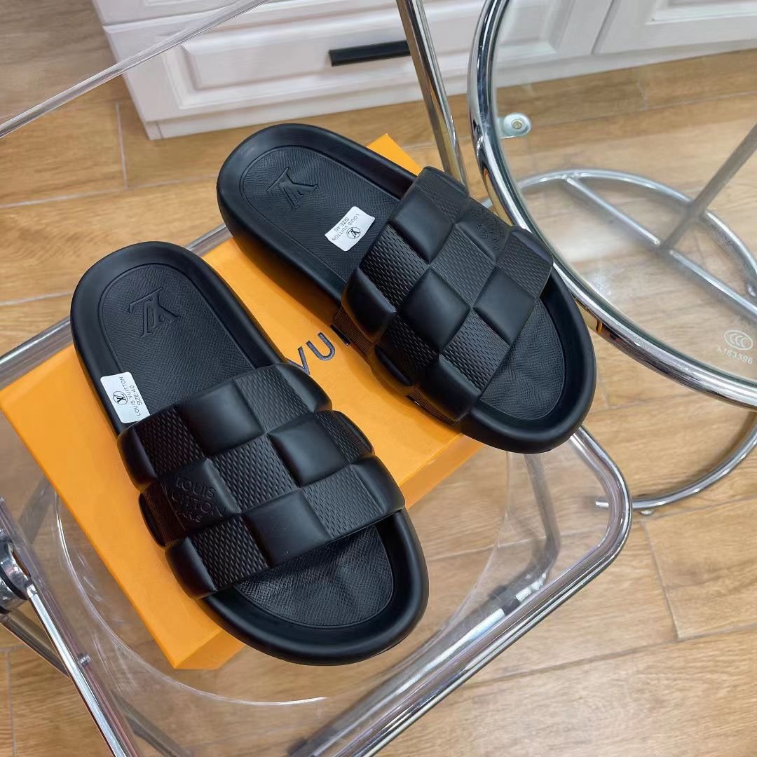 L0vis Vvtt0n Slide Black