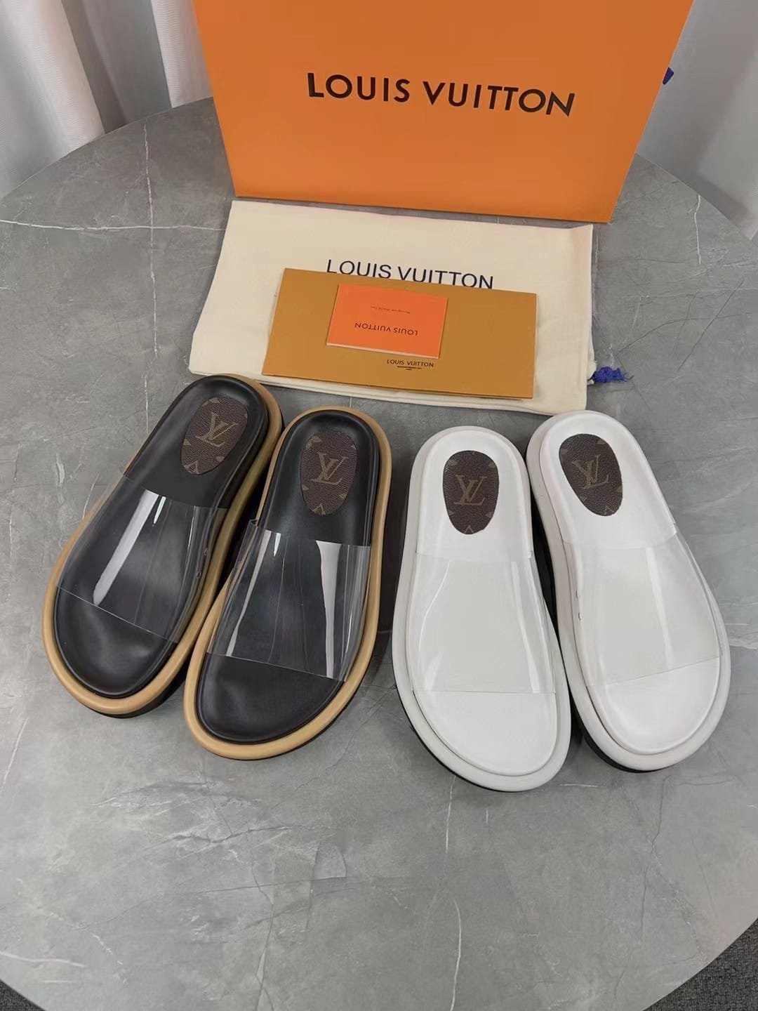 L0vis Vvtt0n Transparent Slippers Black