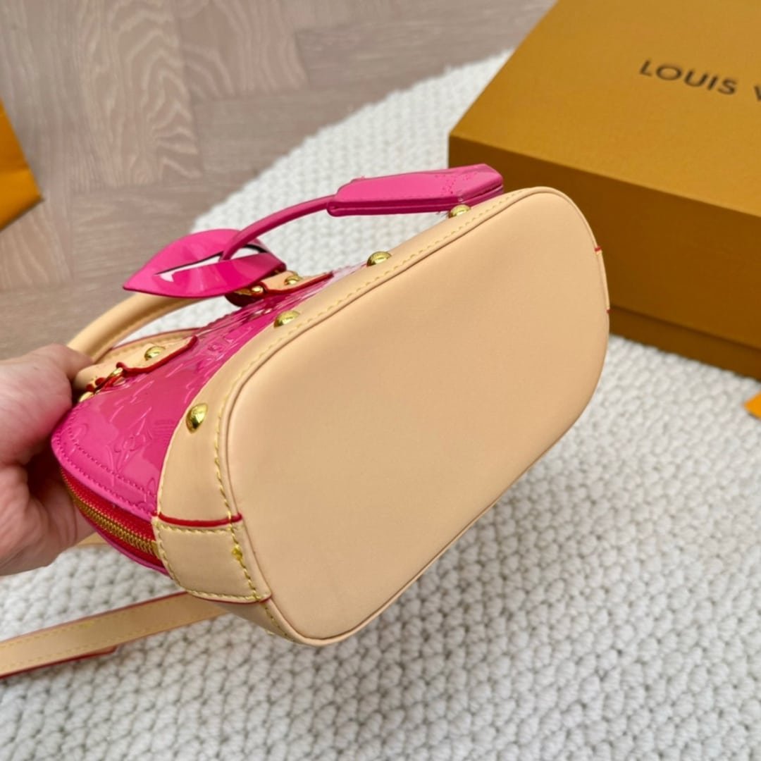 L0vis Vvtt0n Alma Nano Monogram Vernis Embossed Neon Pink 18Cm M90611