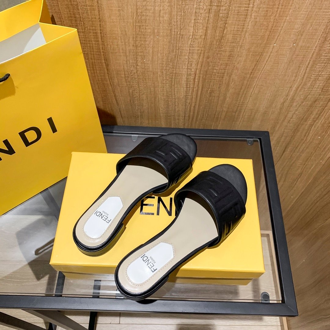 F**di Silk Cowhide Slippers Black