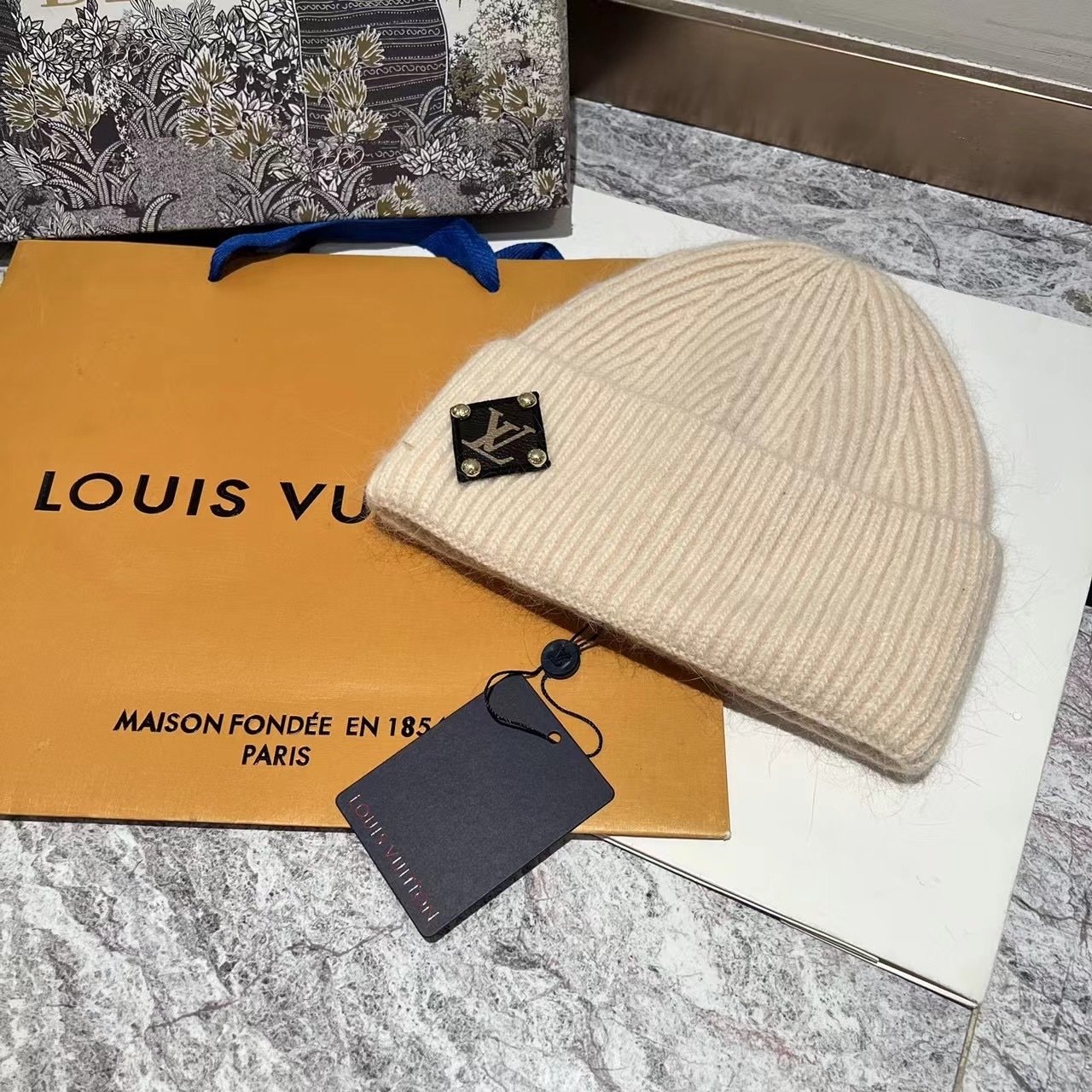 L0vis Vvtt0n Lv Beanie Beige